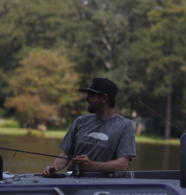 The Feather - Mossy Oak Washed Out T